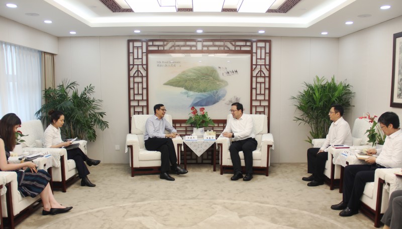 Our Council Met With the Consul General Loh Tuck Keat of Singapore in Shanghai